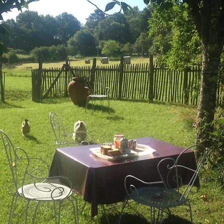 Ma Maison De Couture Frühstückspension Urval